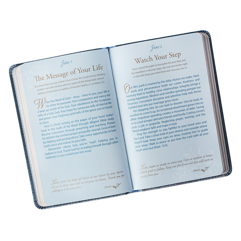 Mr & Mrs - 366 Devotions for Couples